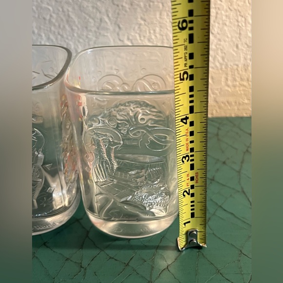 4 McDonald’s Memorabilia Walt Disney World Square Drinking Glasses 2000 No Chips - Picture 5 of 7